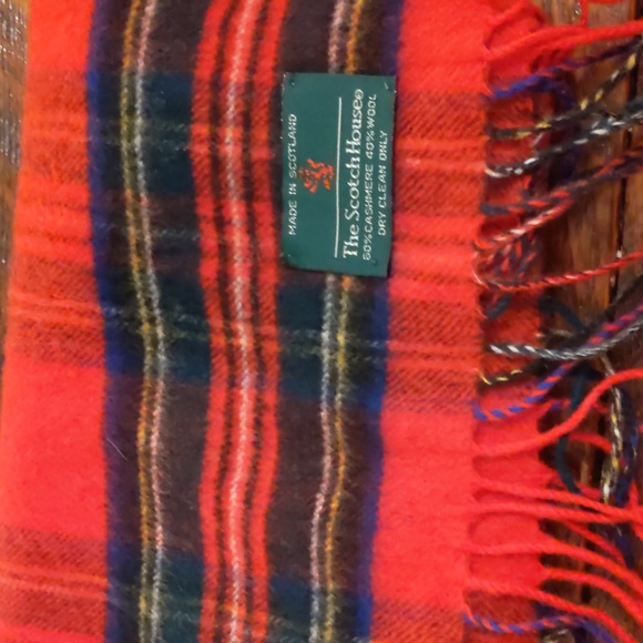 Scarfs - Picture 2 of 2